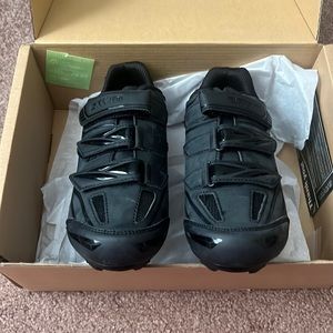 Gavin cycling shoes BNIB